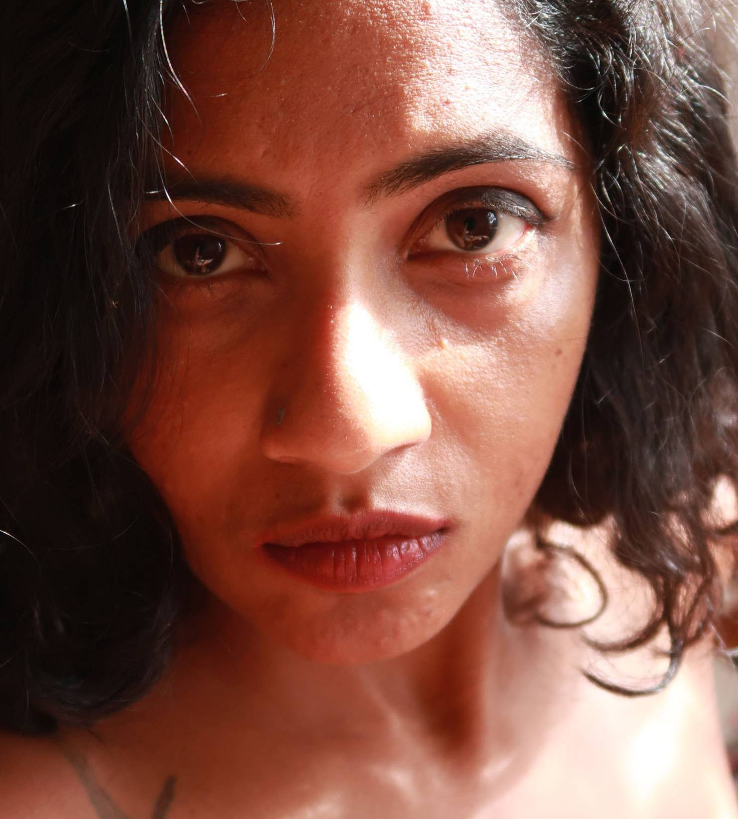 Hete seksbom wilt genieten met jou!